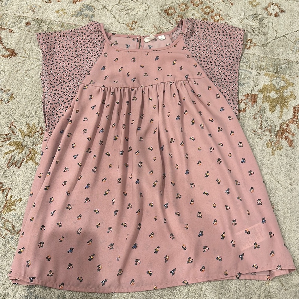 Gap size xs NWOT pink floral top with button in back wide arm sleeve